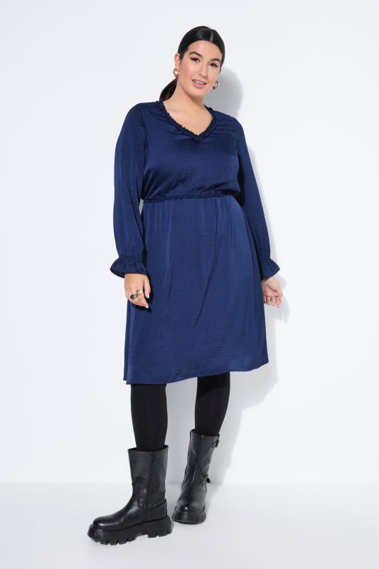 Рокля с акценти