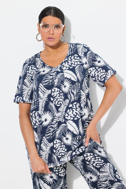 Feather Print Short Sleeve V-Neck Tee