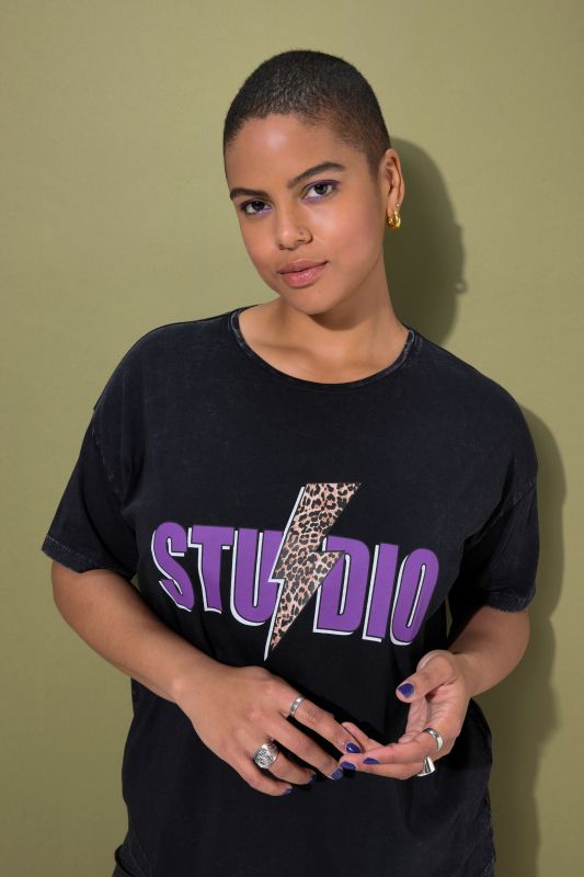 Studio Blitz Short Sleeve Graphic Tee