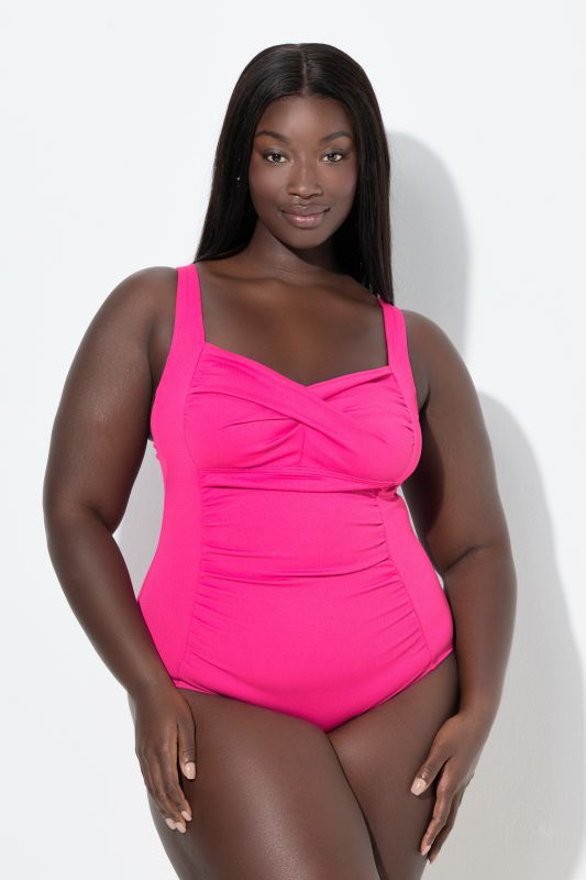 Бански с драпирана предница