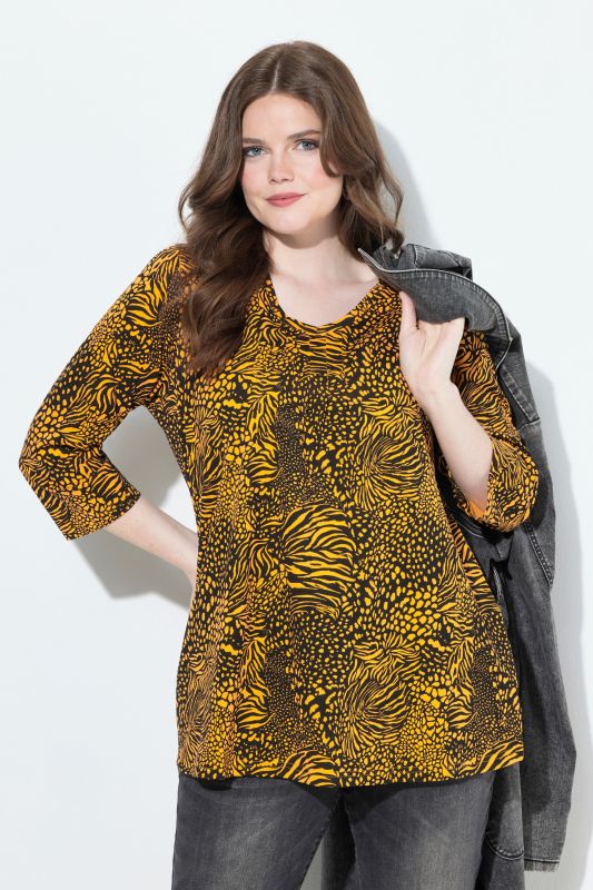 Animal Print 3/4 Sleeve V-Neck Tee