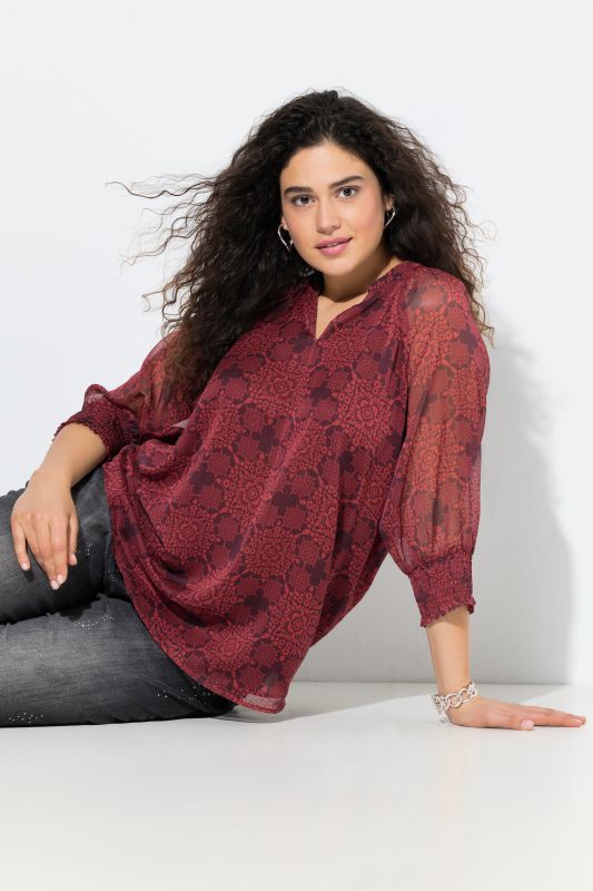 Блуза с принт на орнаменти