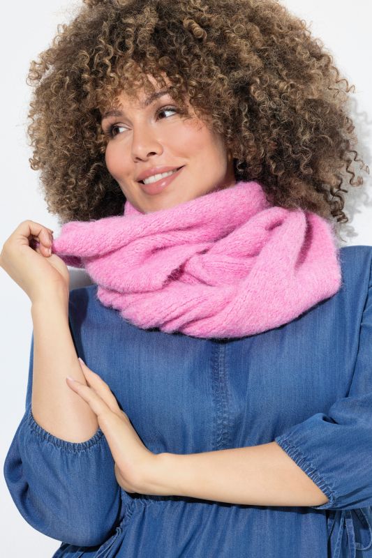 Pink Ribbed Knit Scarf