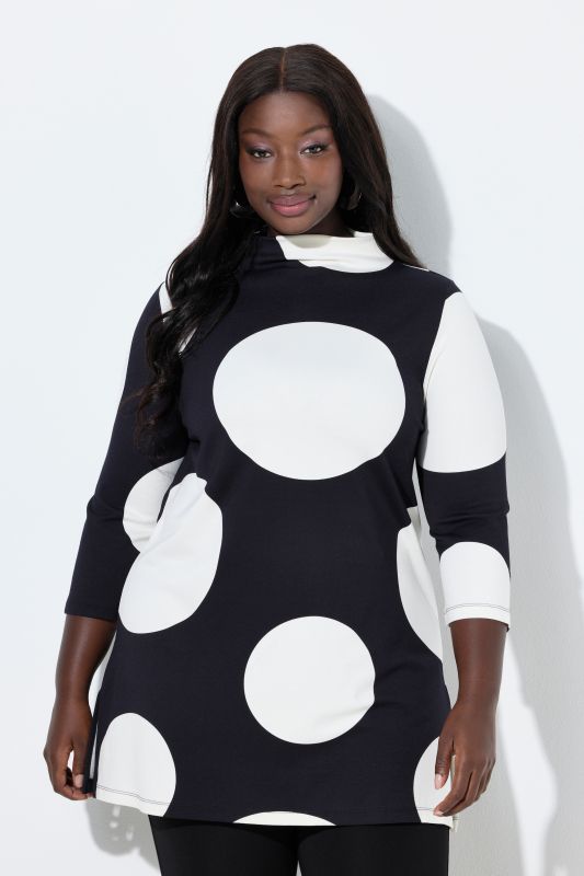 Рокля тип суитчър с точки