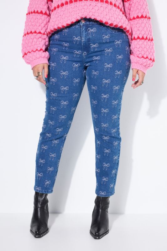 Дънки тип Mom с бродирани панделки