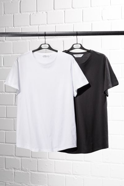 Тениски комплект от 2 броя черна и бяла