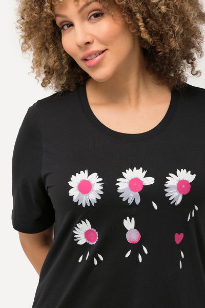 Loves Me Short Sleeve Graphic Tee