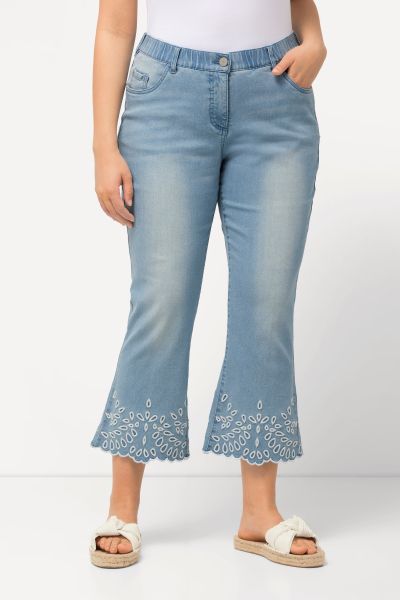 Cropped Flared Eyelet Jeans