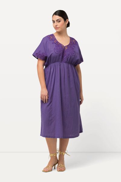 Lace Trimmed Short Sleeve Midi Dress