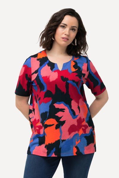 Abstract Split Neck Short Sleeve Tee