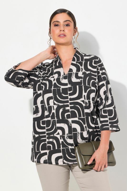 Geometric Print Goblet Collar 3/4 Sleeve Tee