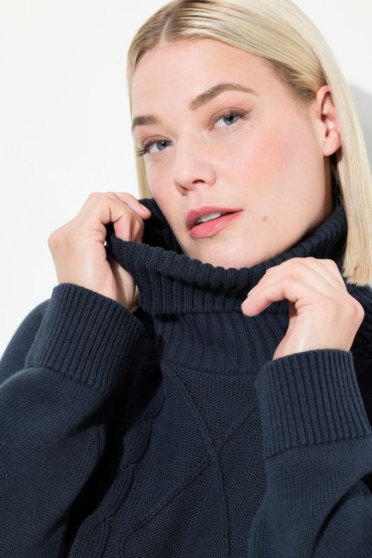 Bellieva Cable Knit Turtleneck Sweater