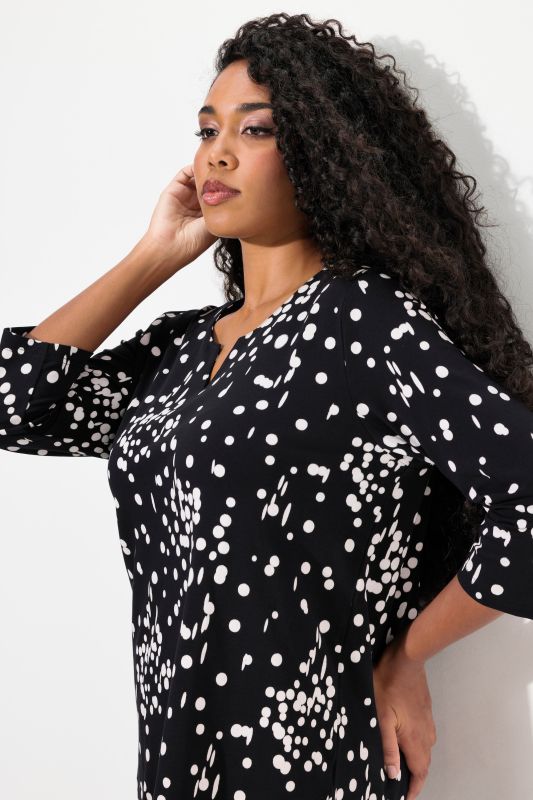 Polka Dot 3/4 Sleeve Split Neck Tee