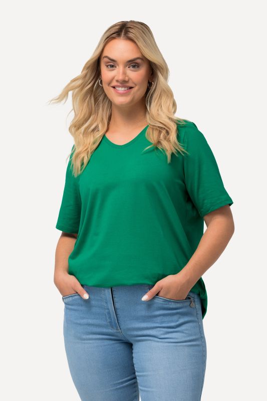 Essential V-Neck Stretch Tee
