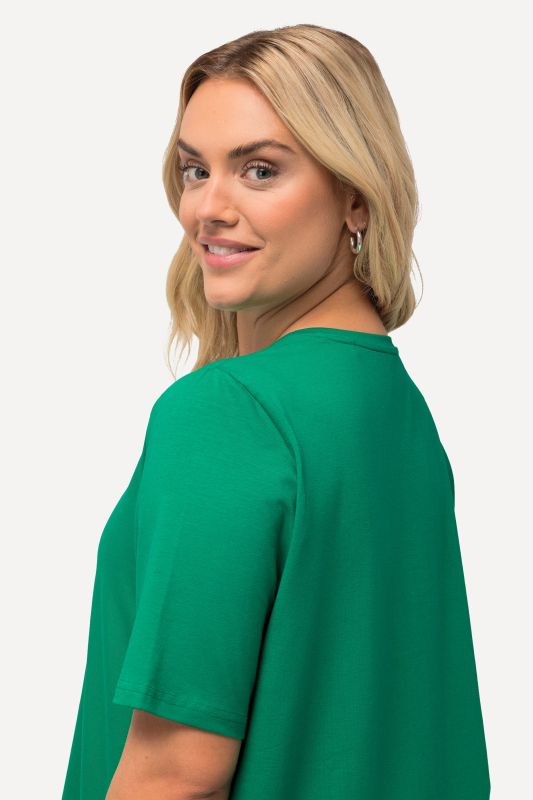 Essential V-Neck Stretch Tee