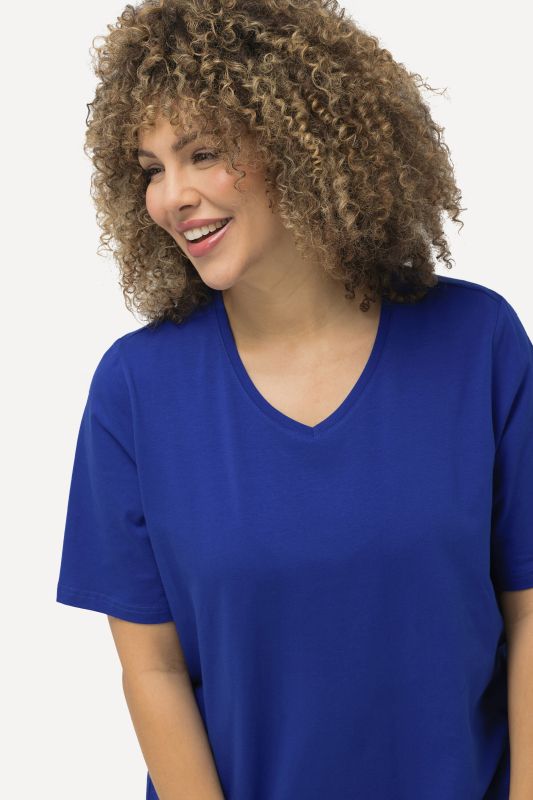 Essential V-Neck Stretch Tee