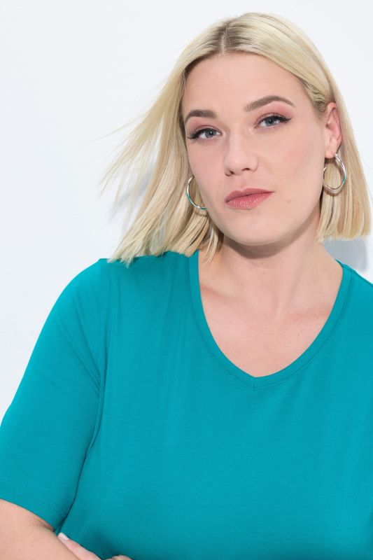 Essential V-Neck Stretch Tee