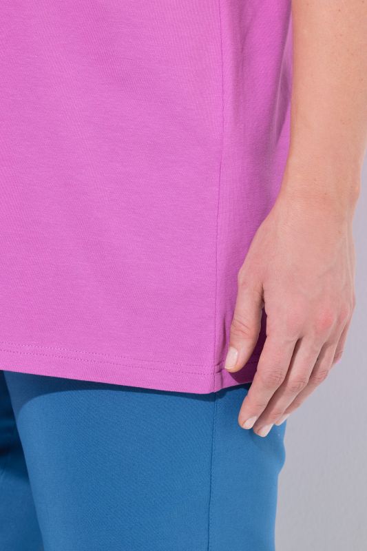 Essential V-Neck Stretch Tee