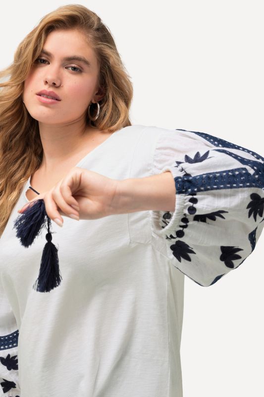 Textured Embroidered Long Sleeve Blouse
