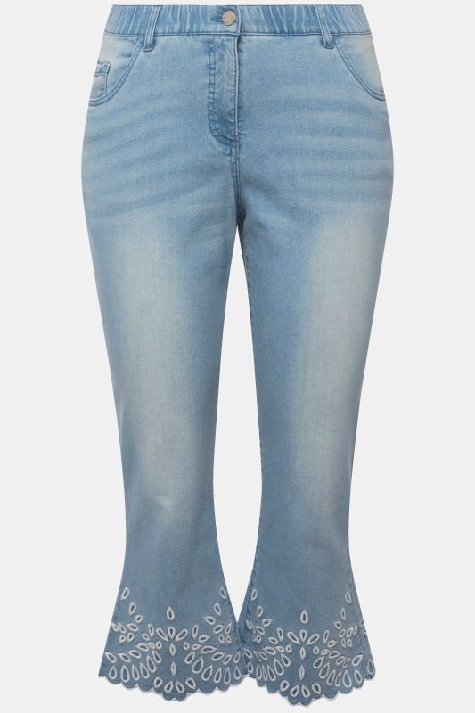 Cropped Flared Eyelet Jeans