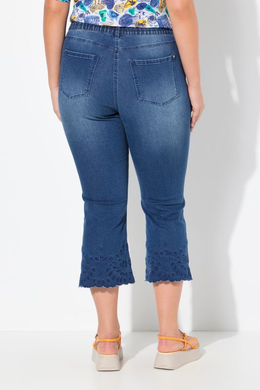 Cropped Flared Eyelet Jeans
