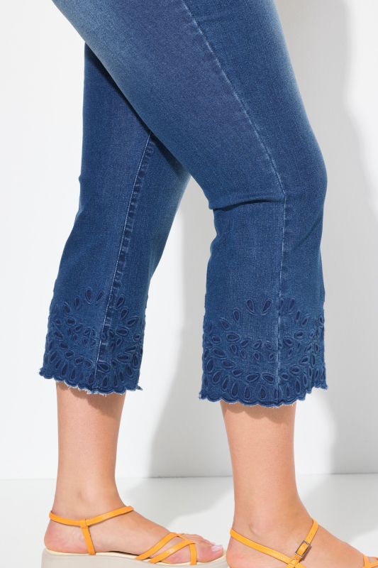Cropped Flared Eyelet Jeans