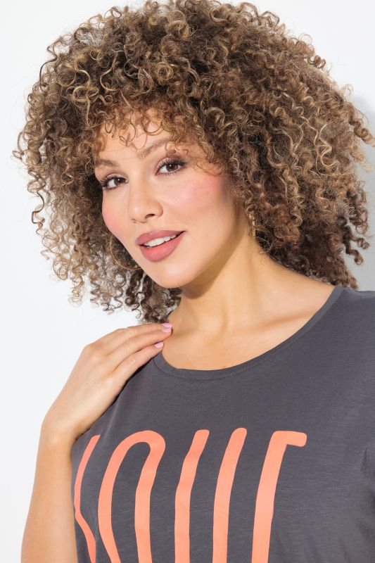 LOVE Short Sleeve Graphic Tee