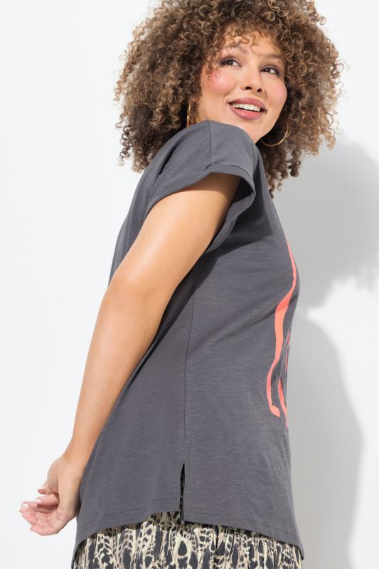 LOVE Short Sleeve Graphic Tee
