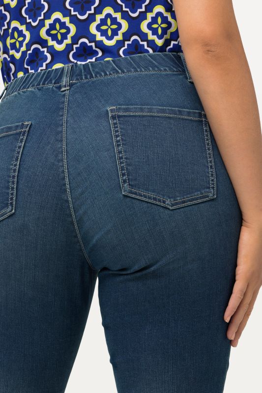 Cropped Narrow Leg Jeans