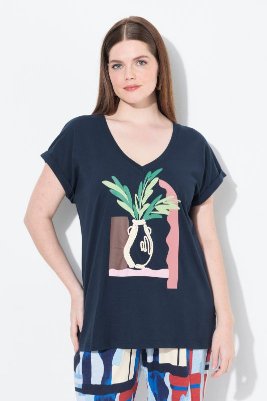 Eco Cotton Textured Vase Graphic V-Neck Tee