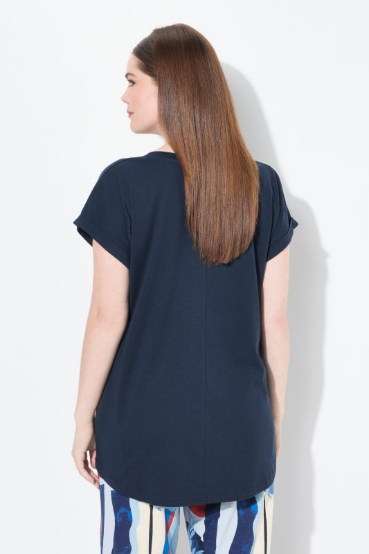 Eco Cotton Textured Vase Graphic V-Neck Tee