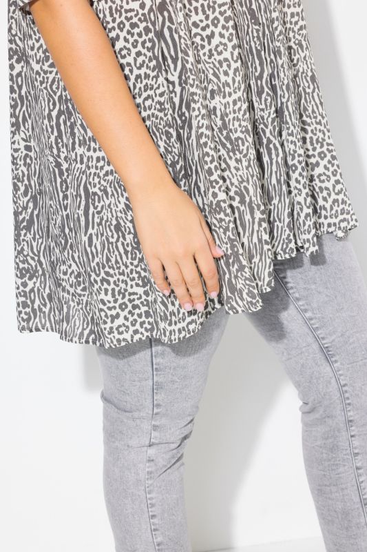 Animal Print Short Sleeve Tunic Blouse