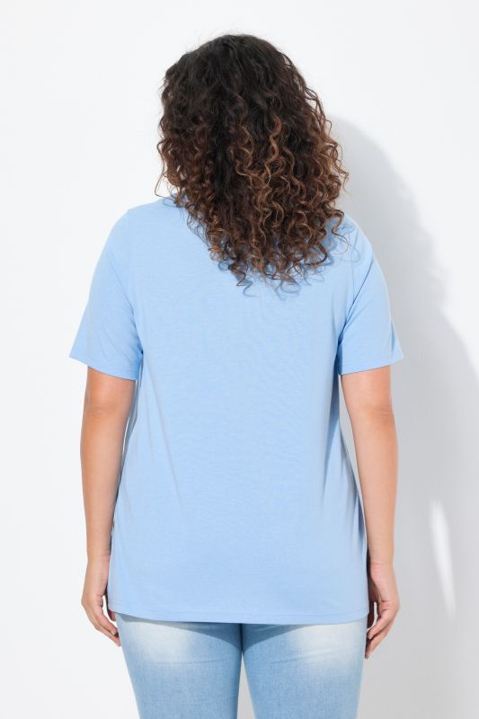 Embroidered Short Sleeve V-Neck Vacation Tee
