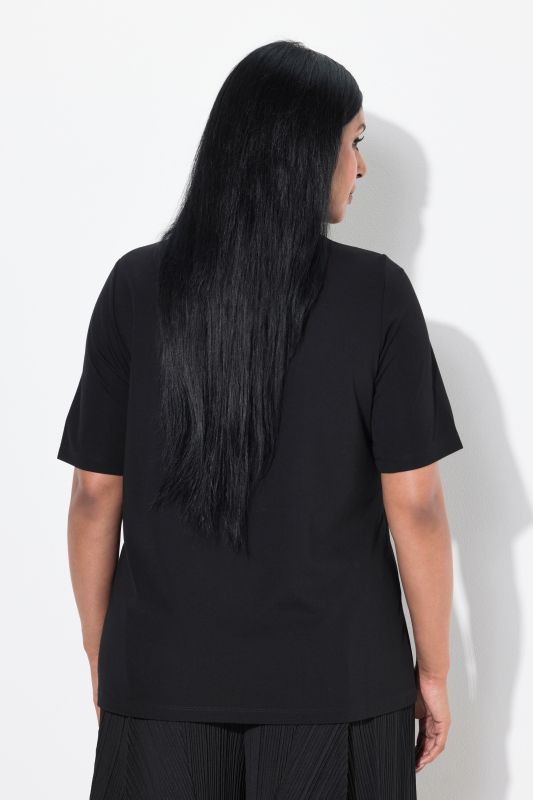 Flower Brooch Short Sleeve Tee