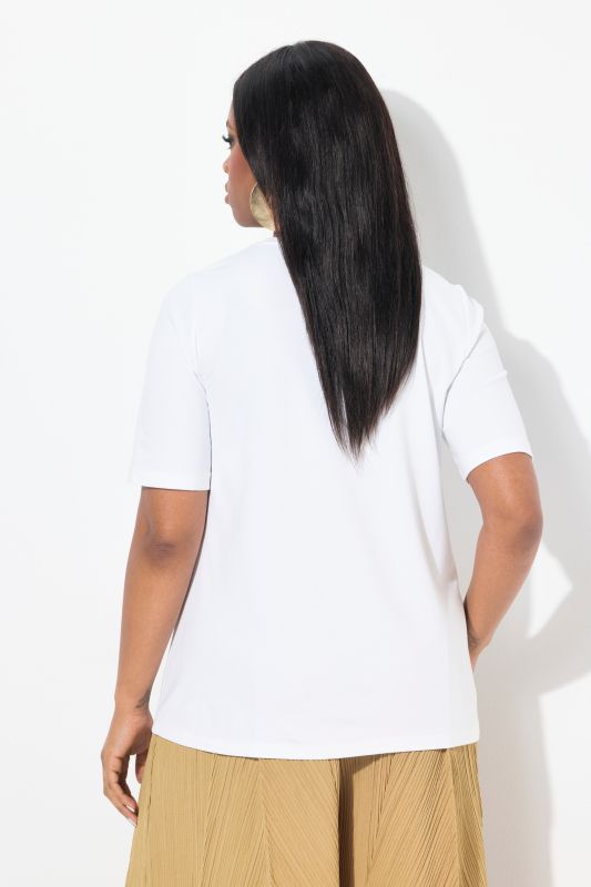 Flower Brooch Short Sleeve Tee