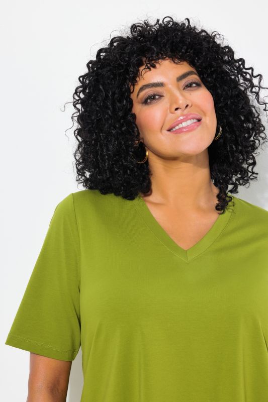 Poplin Back Short Sleeve V-Neck Tee