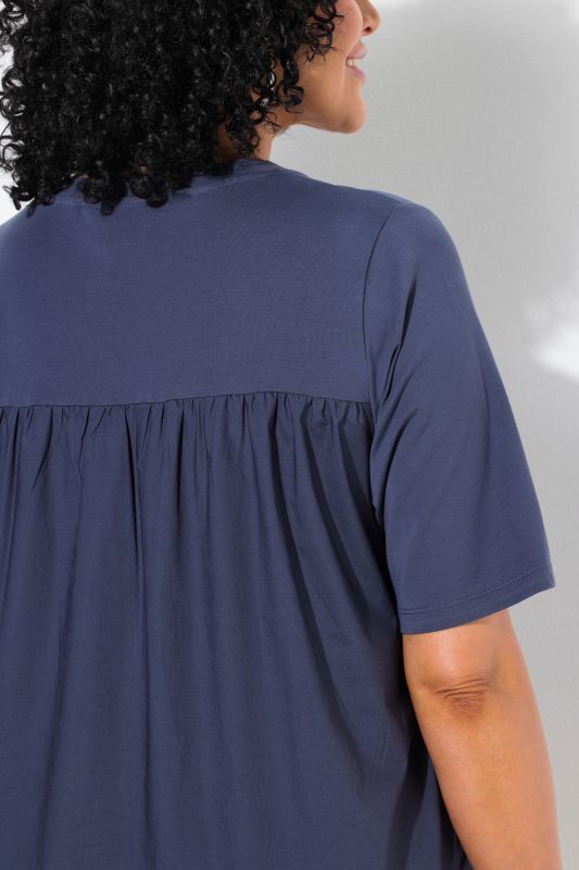 Poplin Back Short Sleeve V-Neck Tee