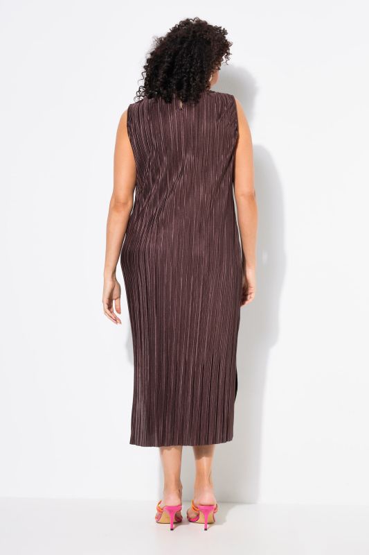 Pleated Sleeveless Shimmer Dress