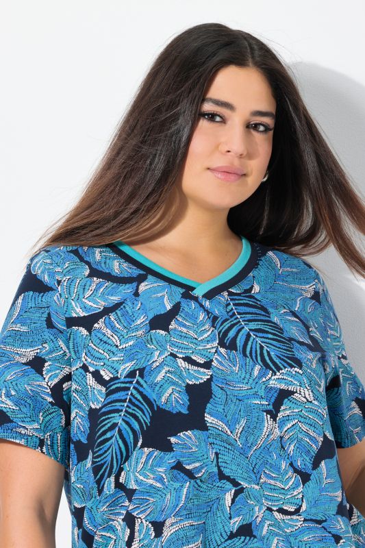 Tropical Leaf Print V-neck Tee