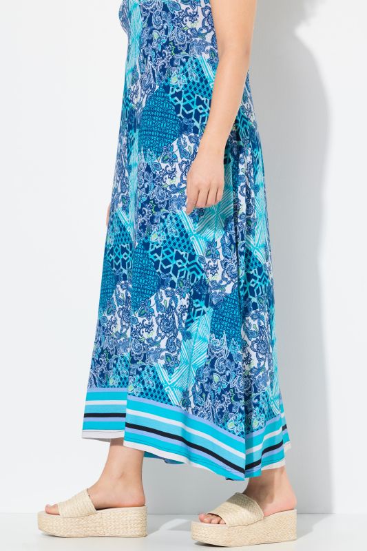 Sleeveless Patch Print D ress