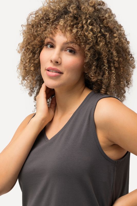 Essential V-Neck Stretch Cotton Tank