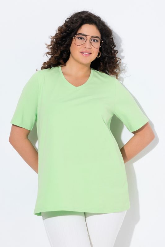 Essential V-Neck Stretch Tee