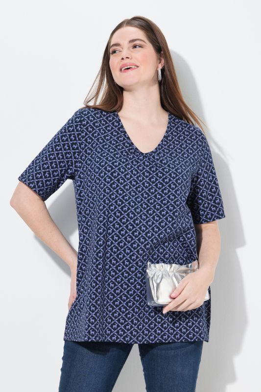 Traditional Print Short Sleeve V-Neck Tee