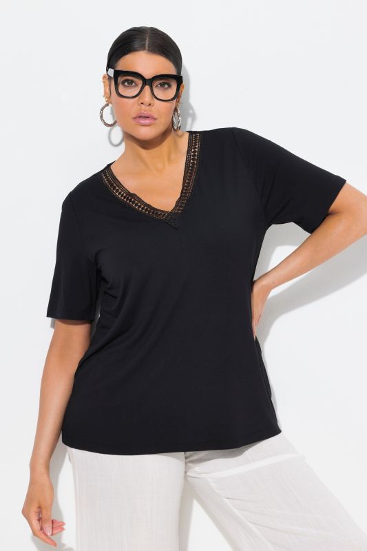 Lace Trim Short Sleeve V-Neck Tee