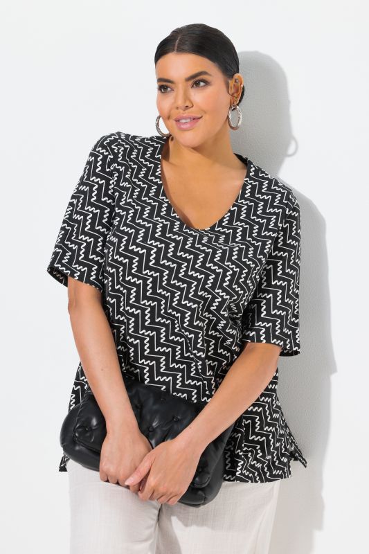 Zigzag Print Short Sleeve V-Neck Tee