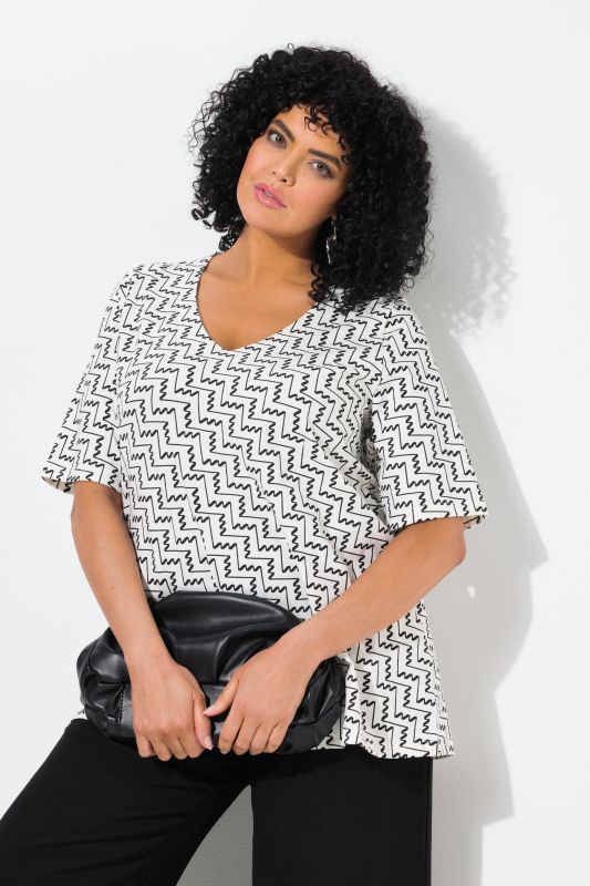 Zigzag Print Short Sleeve V-Neck Tee