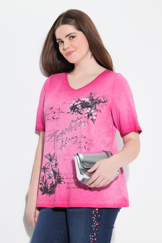 Traditional Heart Short Sleeve Graphic Tee