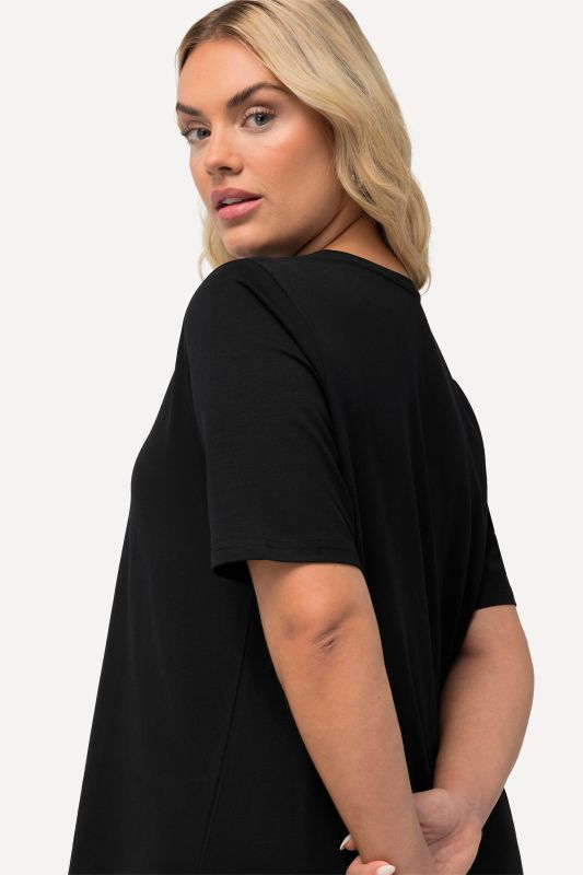 Essential V-Neck Stretch Tee