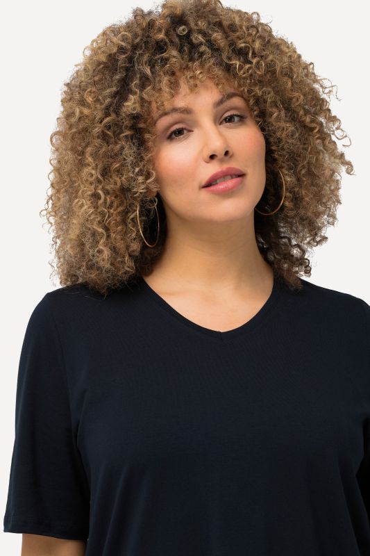 Essential V-Neck Stretch Tee