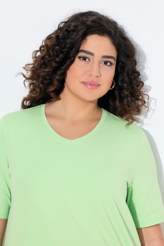 Essential V-Neck Stretch Tee